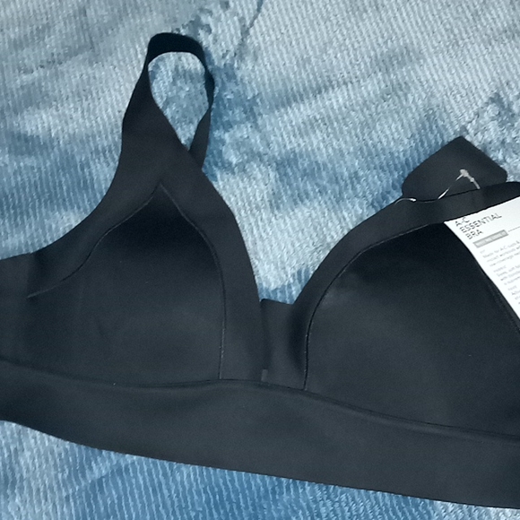 Athleta essentials bra A-C cup - Picture 3 of 5